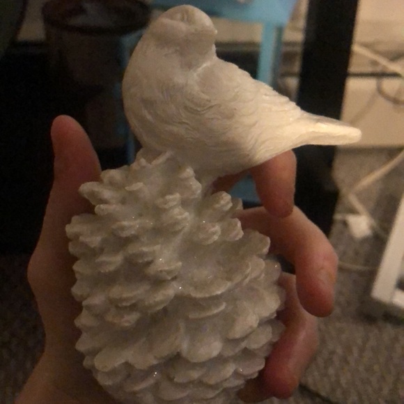 ⭐️5/$30 ceramic Bird on pine cone decor - Picture 4 of 6